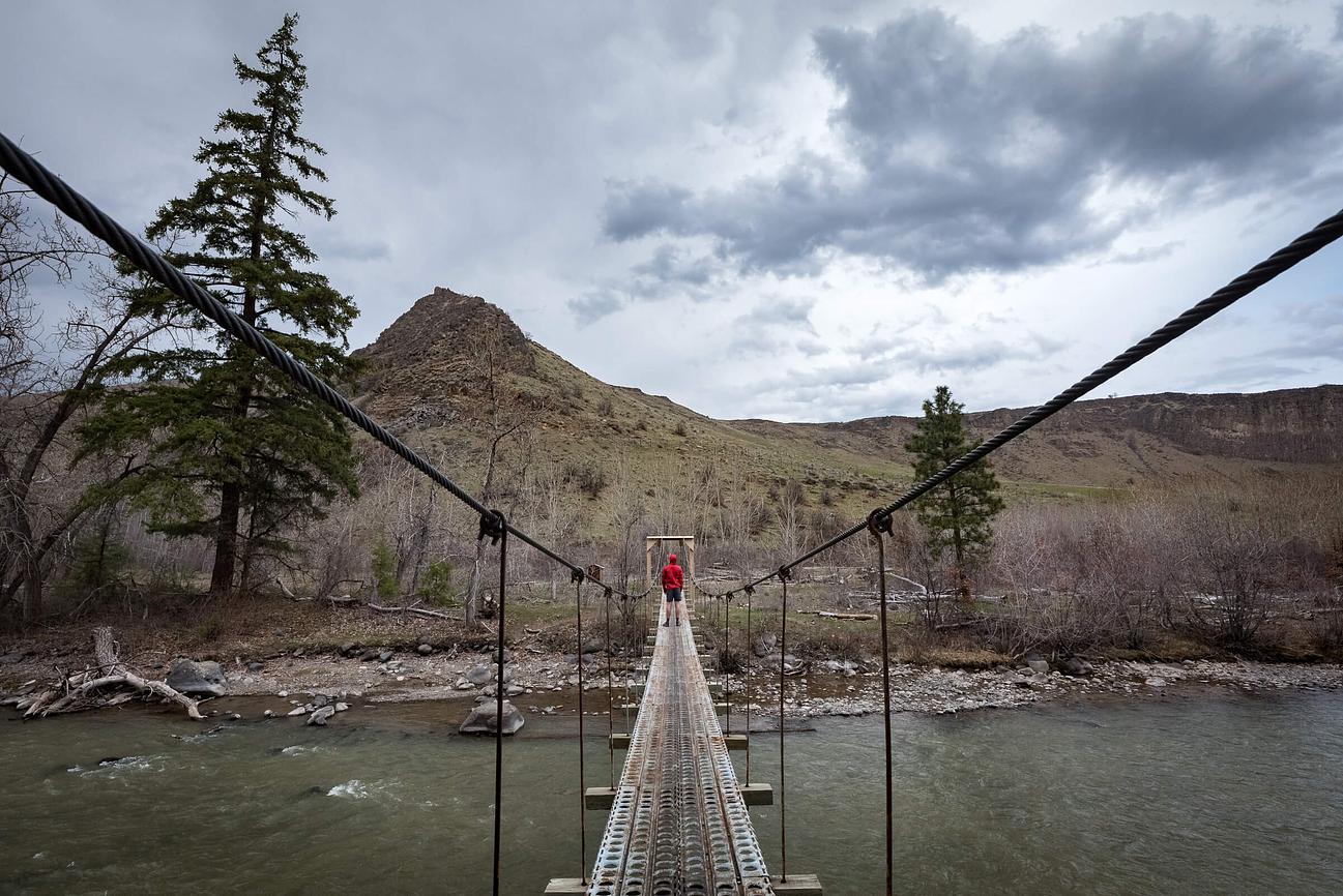Hiking the Tieton River Nature Trail (or Winter Snowshoe) Riparide