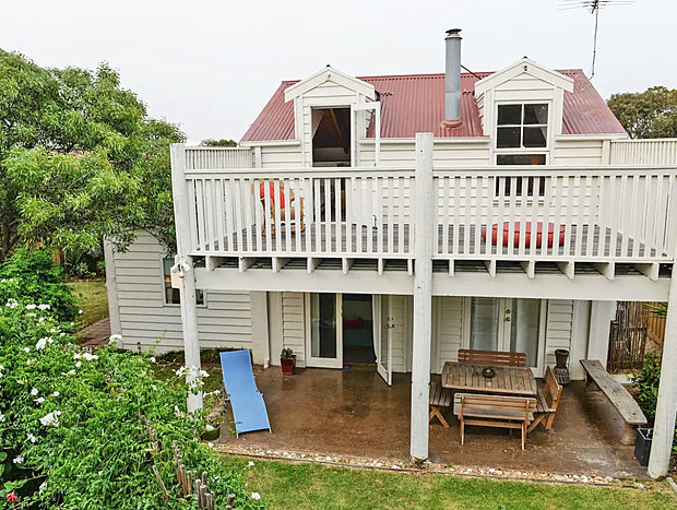 Photo 11 for Surfers Palace Torquay 1 min walk to the beach
