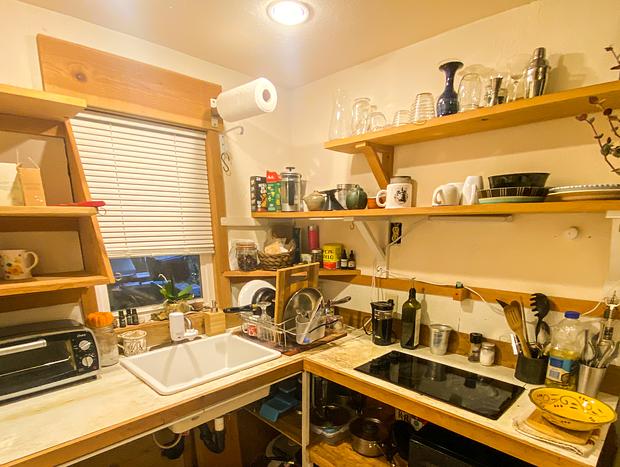 Photo 11 for Caretakers Cottage - Cedar Sauna & Hot Tub