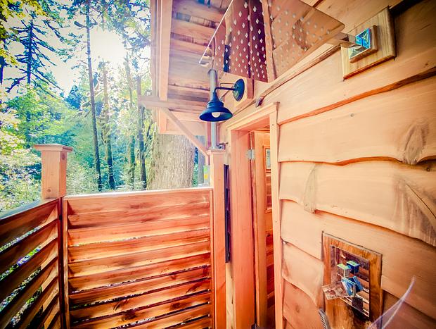 Photo 17 for Caretakers Cottage - Cedar Sauna & Hot Tub