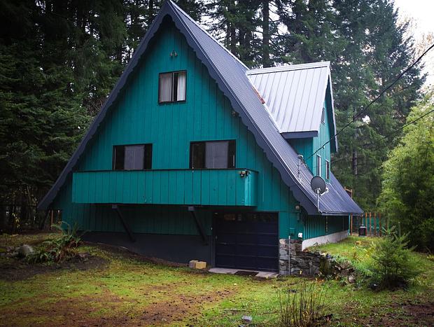 Photo 6 for Beautiful Cozy Riverfront A-Frame Cabin & Hot tub
