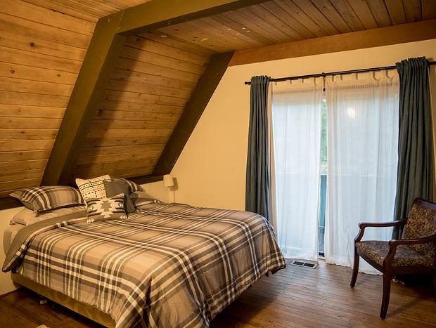 Photo 34 for Beautiful Cozy Riverfront A-Frame Cabin & Hot tub