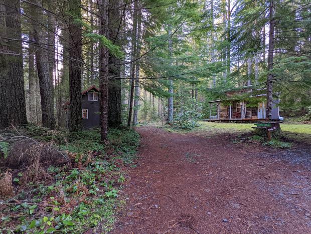Photo 40 for New Creekside Cabin - Mt Rainier National Park