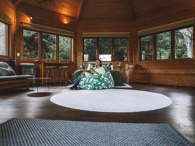 Photo 6 for Waiheke Hidden Gem Tree House