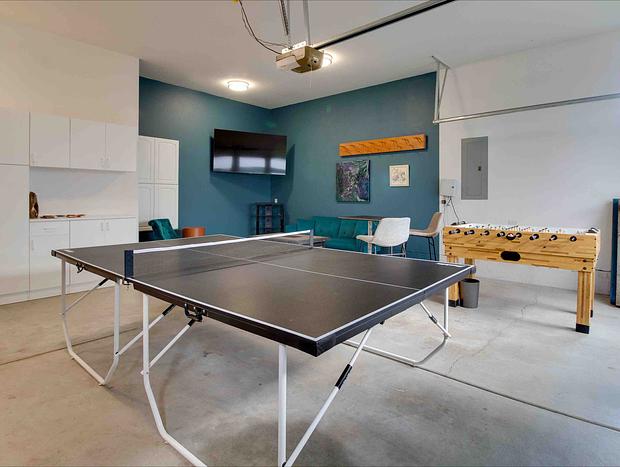 Photo 34 for Sunstone Retreat - Luxury Living w/Mountain Views