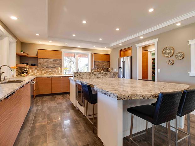 Photo 10 for Sunstone Retreat - Luxury Living w/Mountain Views
