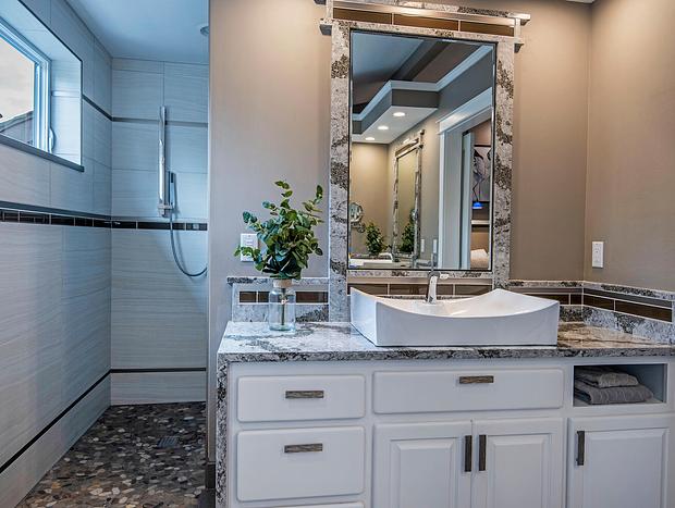Photo 32 for Sunstone Retreat - Luxury Living w/Mountain Views