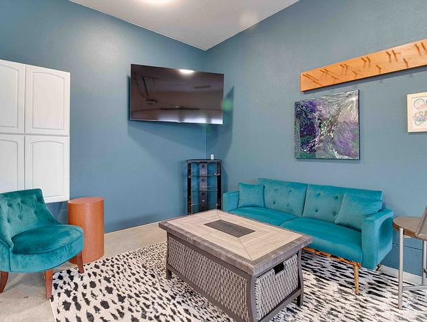 Photo 19 for Sunstone Retreat - Luxury Living w/Mountain Views