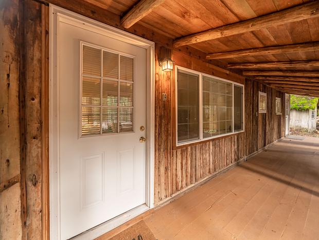 Photo 4 for McKenzie River Studio Cabin Plus