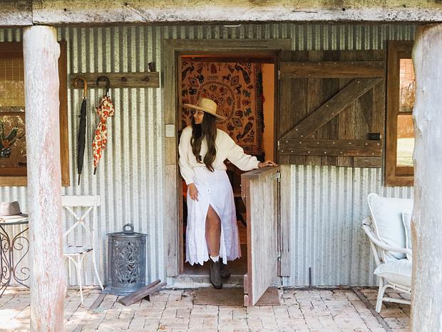 Photo 10 for The Humpy: A Cosy Winter Escape