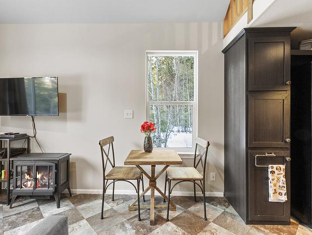 Photo 7 for Cozy Tiny Home Steps Away From Mt. Rainier