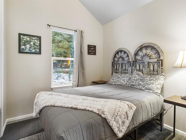 Photo 11 for Cozy Tiny Home Steps Away From Mt. Rainier