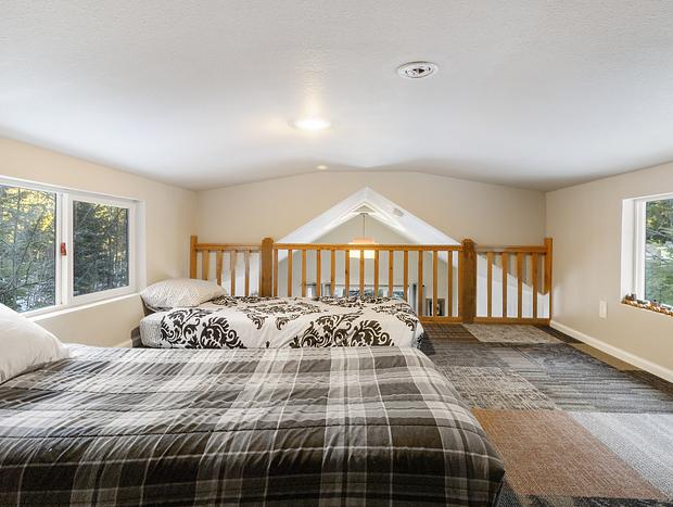 Photo 13 for Cozy Tiny Home Steps Away From Mt. Rainier