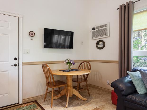 Photo 8 for Cozy Country Bungalow