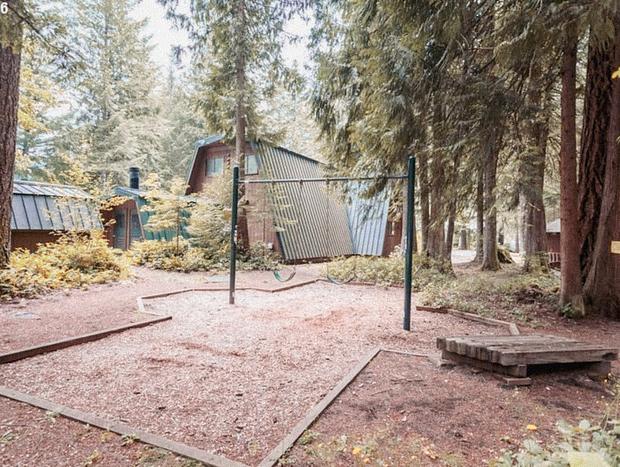 Photo 41 for The Mt. Hood Manor - Woodsy Luxury By The River