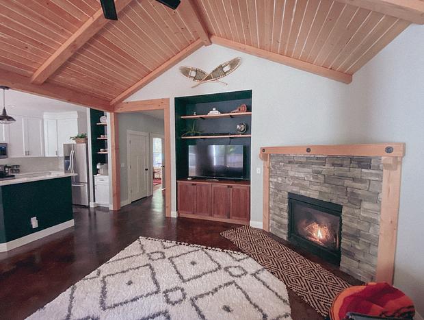 Photo 7 for The Mt. Hood Manor - Woodsy Luxury By The River