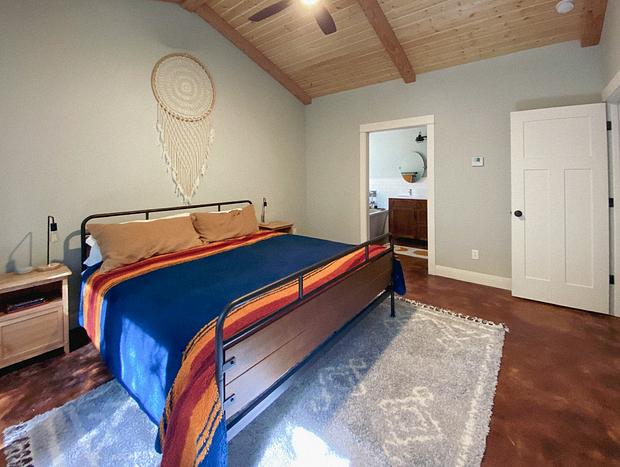Photo 22 for The Mt. Hood Manor - Woodsy Luxury By The River