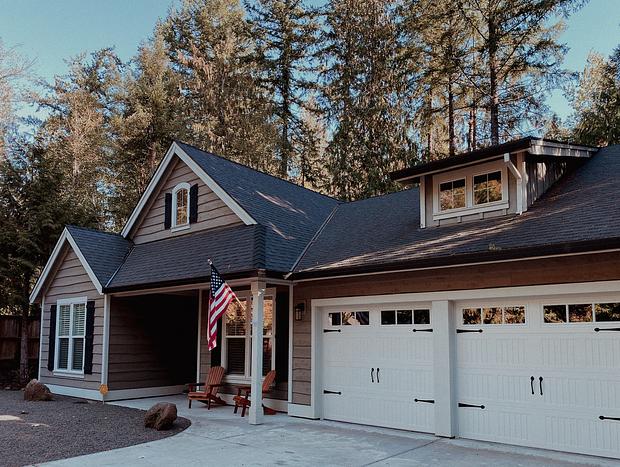 Photo 5 for The Mt. Hood Manor - Woodsy Luxury By The River