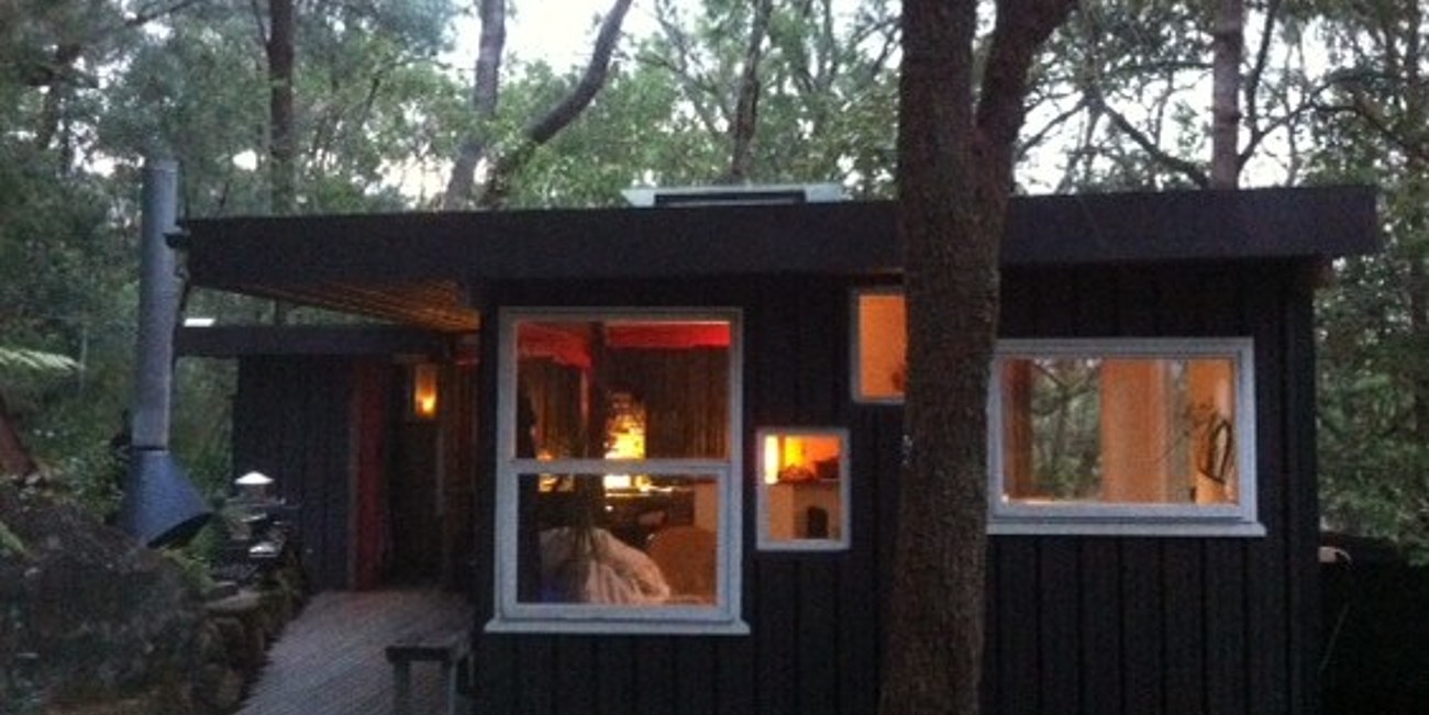 The River Shack . Arrive By Boat . Hawkesbury River Cabin for Rent in