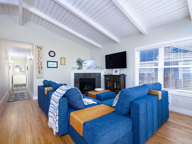 Photo 5 for Dog & Family Friendly - Cozy Fireplace & 1 Min To Beach