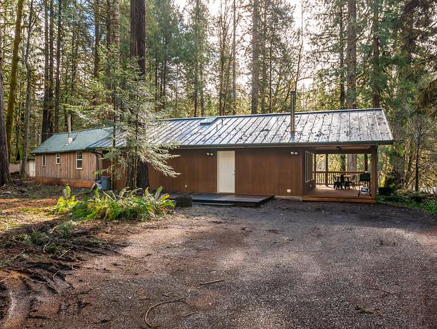 Photo 4 for McKenzie River Cozy Cabin