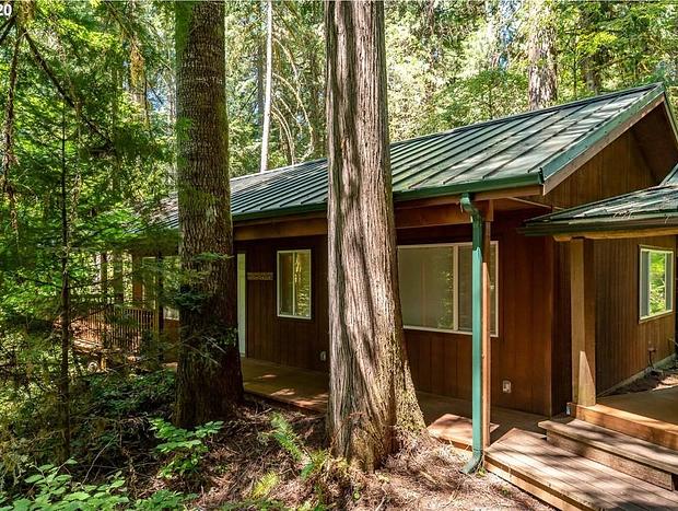 Photo 28 for McKenzie River Cozy Cabin