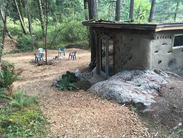 Photo 4 for Whimsical Earthen Glamping Cabin