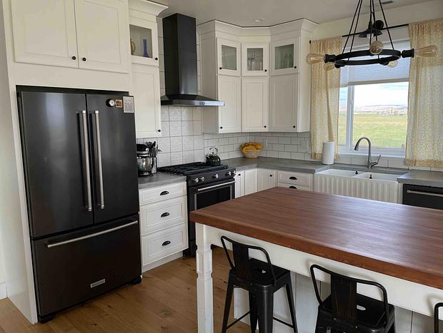Photo 7 for Quiet country retreat with valley and mountain views