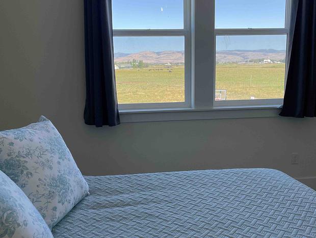 Photo 14 for Quiet country retreat with valley and mountain views