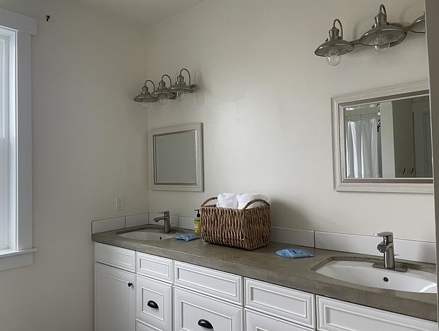 Photo 15 for Quiet country retreat with valley and mountain views