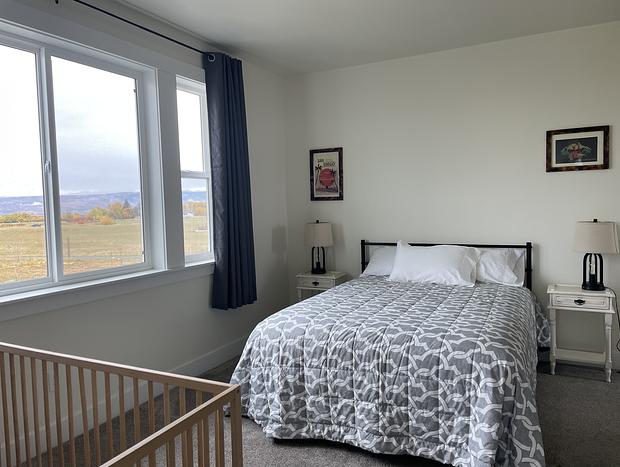 Photo 10 for Quiet country retreat with valley and mountain views
