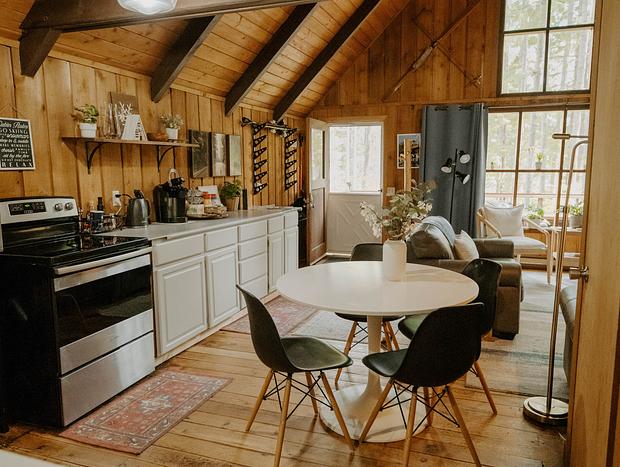 Photo 4 for Cozy Hillside Cabin in Packwood