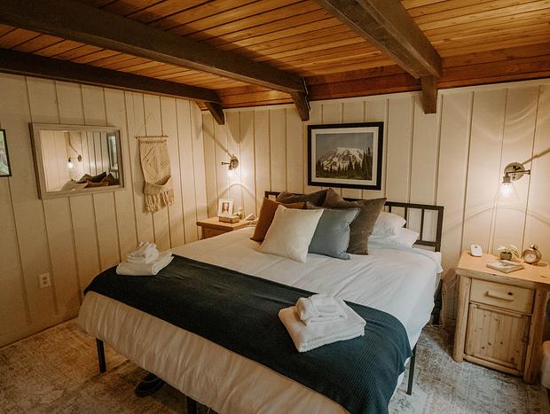 Photo 9 for Cozy Hillside Cabin in Packwood