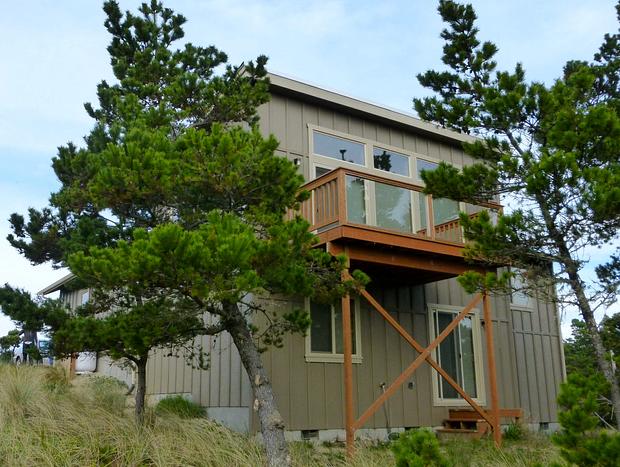 Photo 21 for Ocean View Treehouse