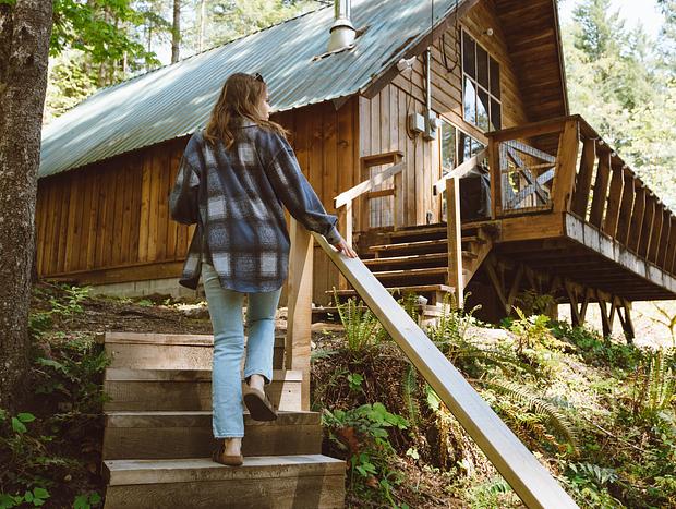 Photo 13 for Cozy Hillside Cabin in Packwood
