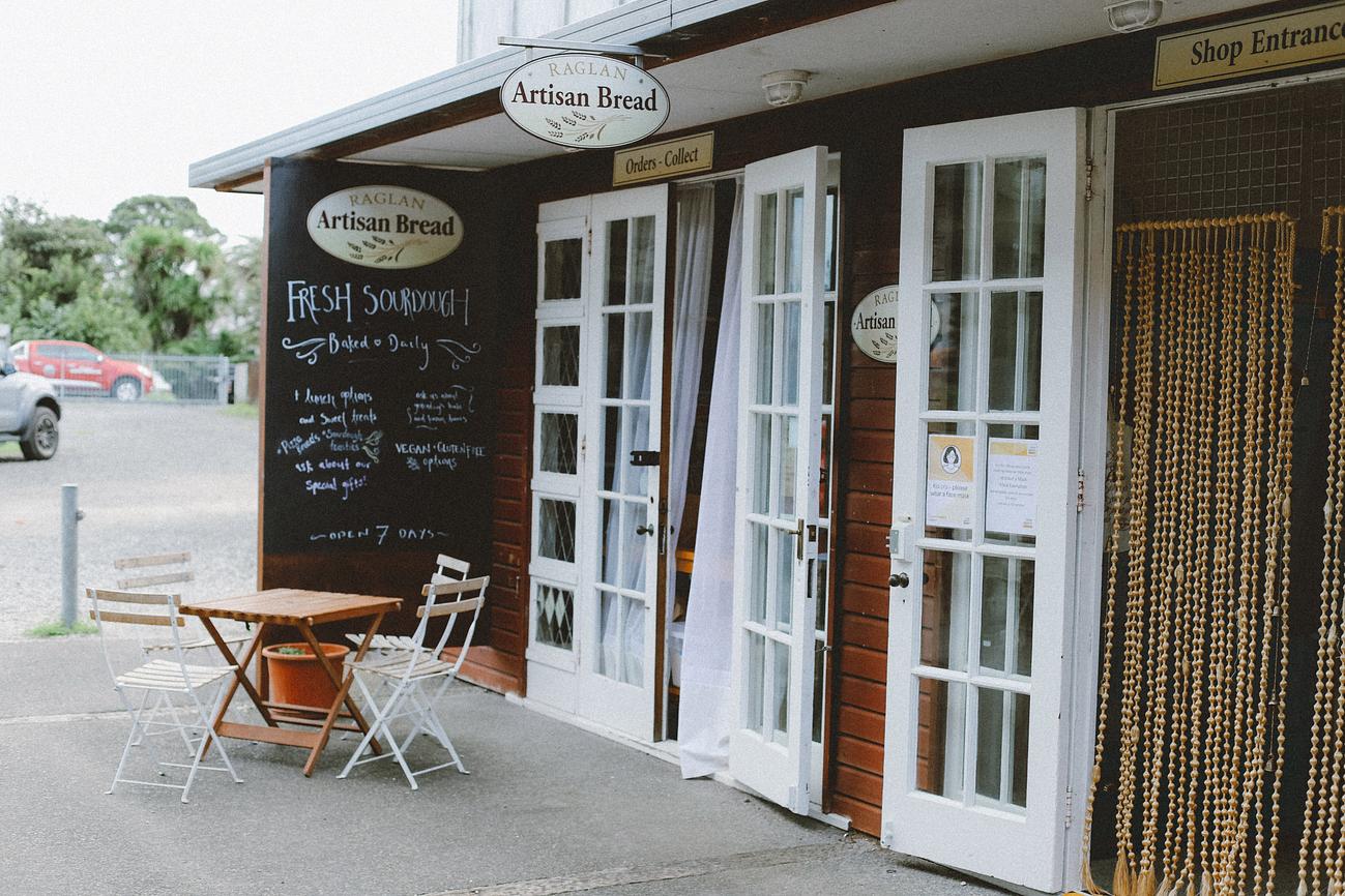 Blackwood Cabin Three Streams Raglan Retreat Cabin for Rent in