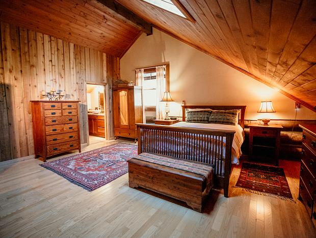 Photo 14 for Luxurious Log Cabin on a Vineyard!