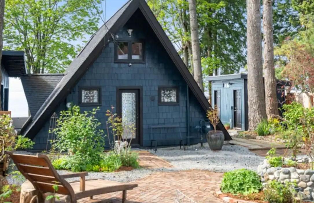 Aframe Cabin On High Bank Waterfront with Beach Access Aframe for