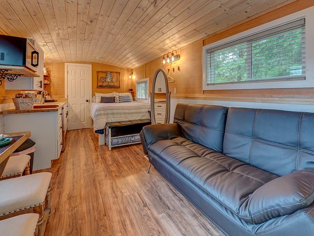 Photo 10 for Cozy Cottage on Countryside Creek