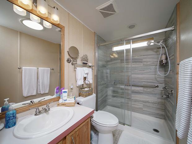Photo 17 for Boutique Cottage - Intimately Private with Hot Tub