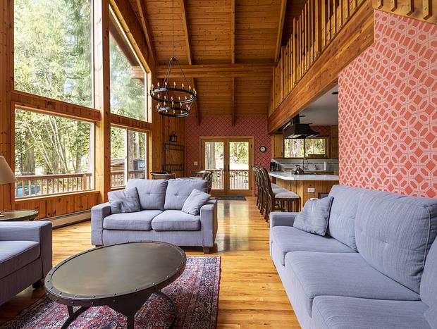 Photo 9 for Chalet with Hot Tub - Pool Table - Wood Stove - Gameroom
