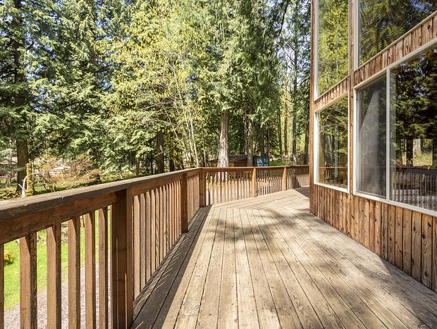 Photo 42 for Chalet with Hot Tub - Pool Table - Wood Stove - Gameroom