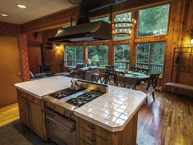 Photo 10 for Chalet with Hot Tub - Pool Table - Wood Stove - Gameroom