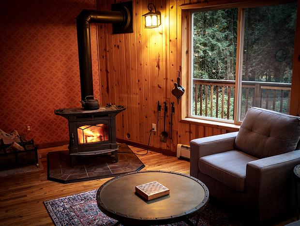 Photo 11 for Chalet with Hot Tub - Pool Table - Wood Stove - Gameroom