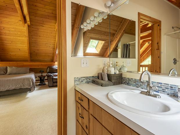 Photo 24 for Chalet with Hot Tub - Pool Table - Wood Stove - Gameroom