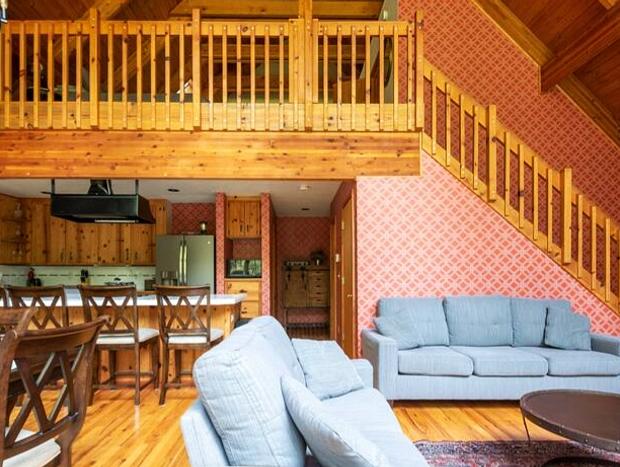 Photo 30 for Chalet with Hot Tub - Pool Table - Wood Stove - Gameroom