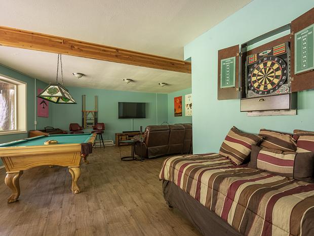 Photo 37 for Chalet with Hot Tub - Pool Table - Wood Stove - Gameroom