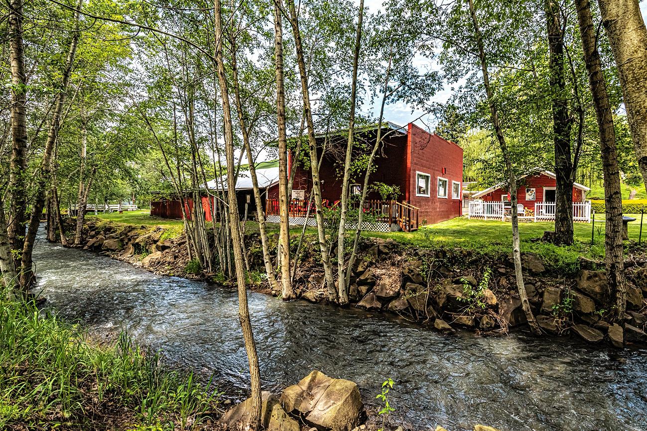 The Shop on Historic Farm Farm for Rent in Waitsburg, Wine Country