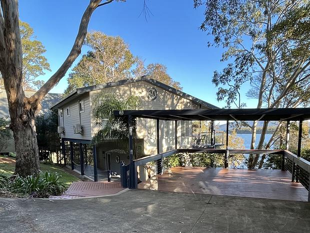 Photo 4 for Green Point Boat House - Absolute Lake Front
