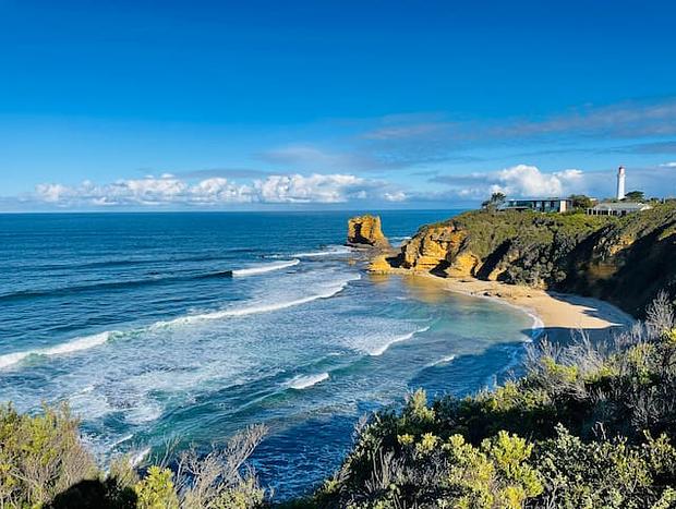 Photo 38 for Tranquil Surf Coast escape nestled in the trees